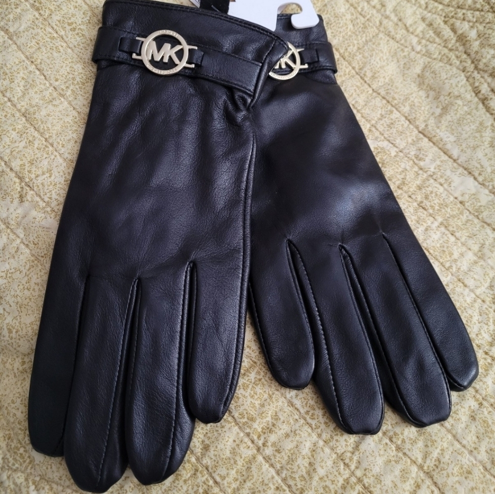 Michael Kors Black Leather Gloves with Logo Accent